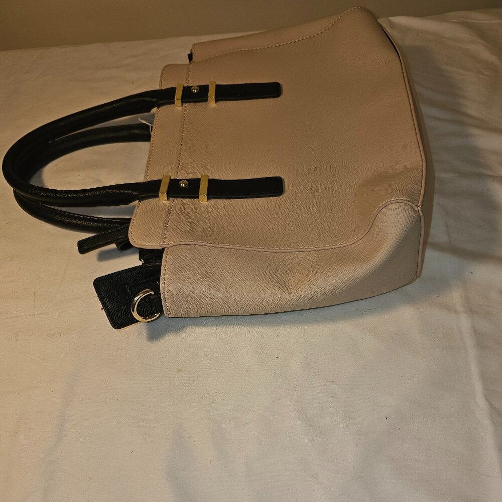 Liz Claiborne Beige/black handbag/tote